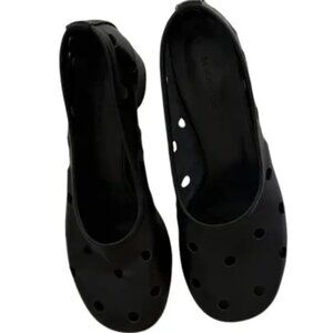 Dear Frances 37 Balla Pump Black Patent Leather with Perforations